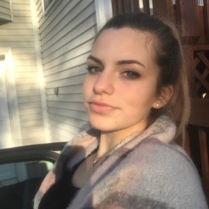 Meet your Posher, Maria